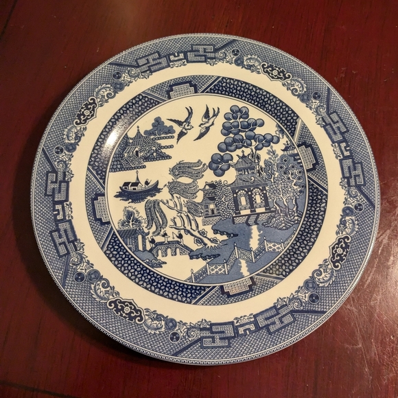 JOHNSON BROTHERS Blue And White WILLOW DINNER PLATES EUC 10.5" Dia. Newer - Picture 10 of 10